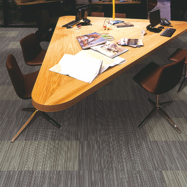 Customize Luxurious Texture And Artistic Design of Royal Standard Woolen Carpet Tiles 50x50cm